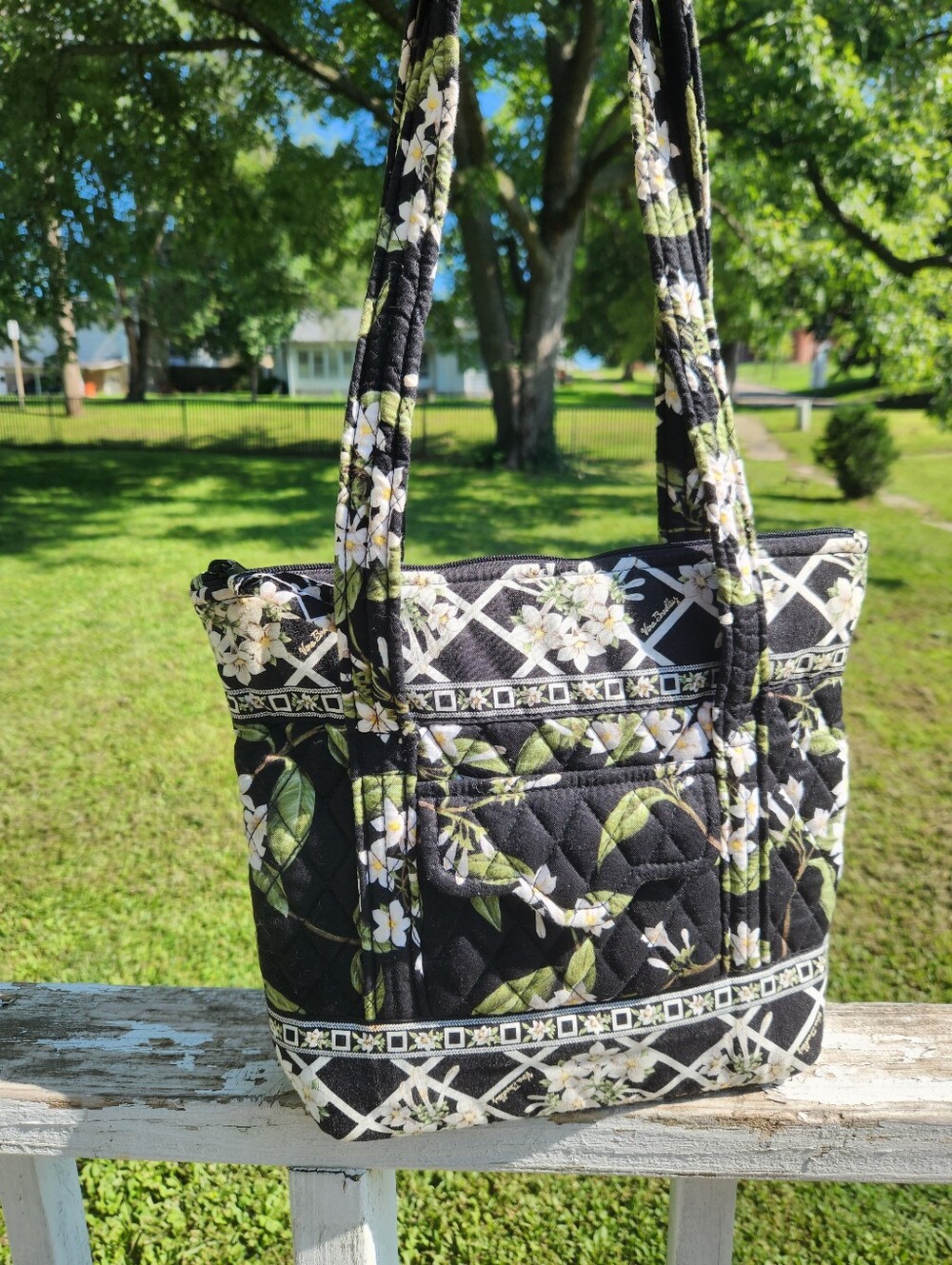 Vera Bradley Jasmine Zip Top Quilted Tote, Retired Pattern EUC - Picture 2 of 11